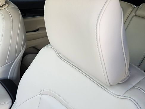 Used 2025 Jeep Grand Cherokee Limited RWD image 29