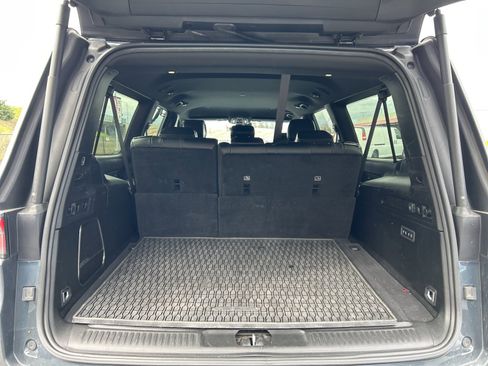 Used 2024 Jeep Wagoneer L Series II w/ Flexible Seating Group image 5