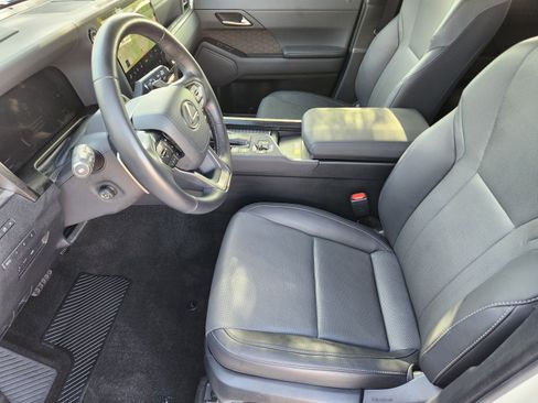 Used 2024 Lexus GX 550 w/ Accessory Package (Z1) AWD/4WD image 7