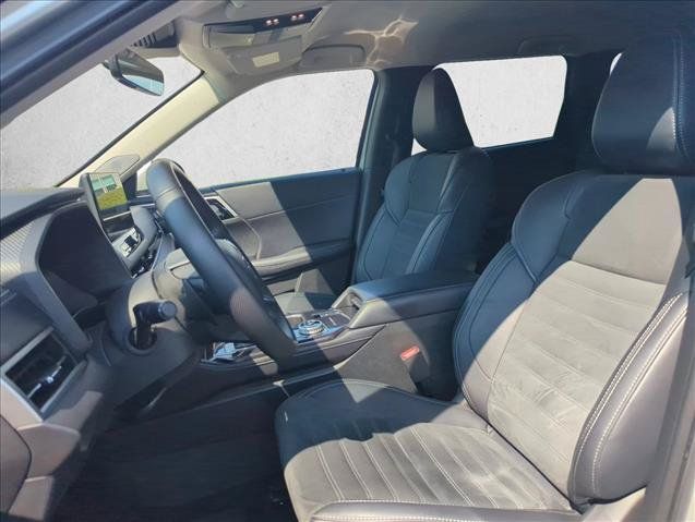 Used 2025 Mitsubishi Outlander SE FWD image 22
