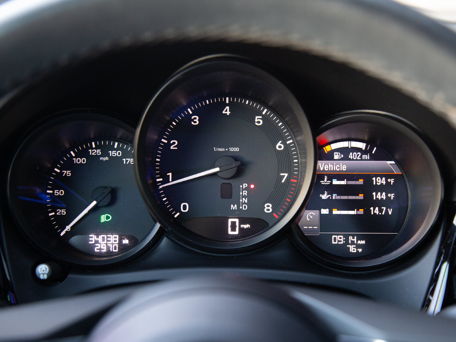 Certified 2024 Porsche Macan AWD/4WD image 8