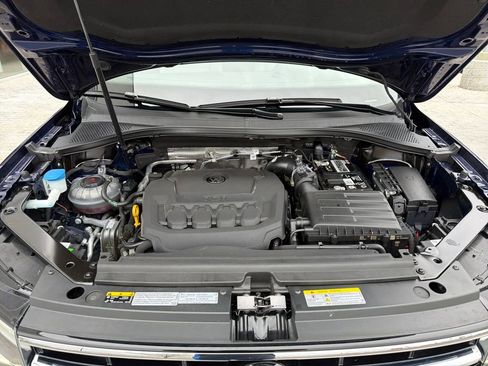 Certified 2022 Volkswagen Tiguan SE w/ Panoramic Sunroof Package image 23