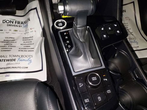 Used 2025 Kia Sportage SX image 26