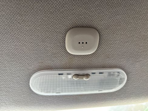 Used 2017 Nissan Versa Note SV image 34