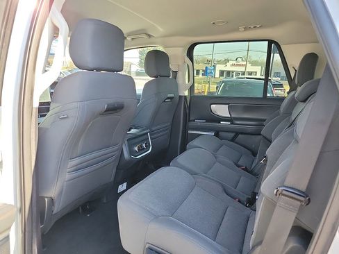 Used 2025 Ford Expedition Active image 10