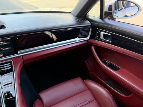 Used 2018 Porsche Panamera 4S AWD/4WD image 32