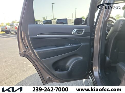 Used 2021 Jeep Grand Cherokee Limited AWD/4WD image 17