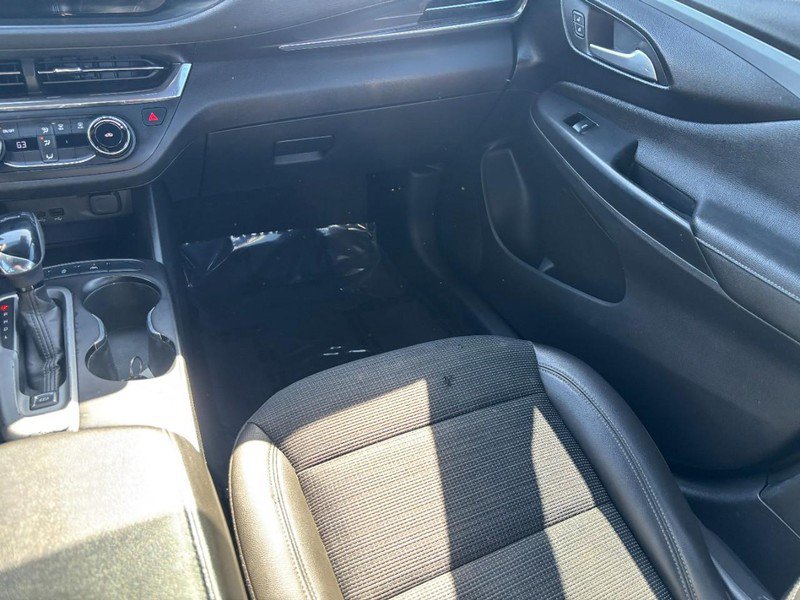 Used 2025 Buick Envista Preferred FWD image 17