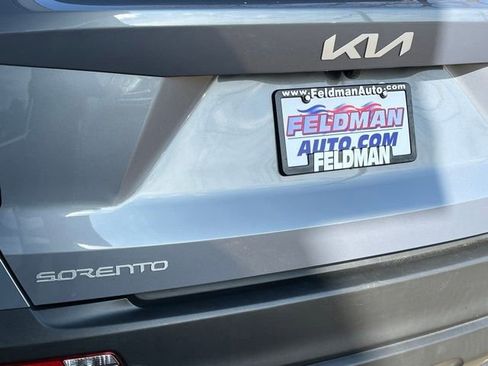 Used 2023 Kia Sorento LX image 32