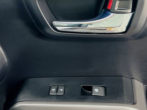 Used 2021 Toyota Tacoma TRD Off-Road image 32