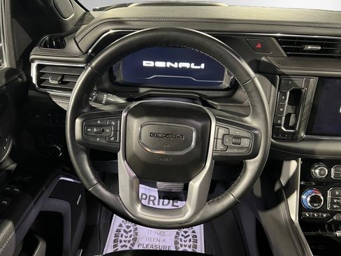 Used 2023 GMC Yukon XL Denali image 27