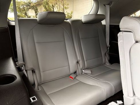 Used 2020 Acura MDX FWD image 32