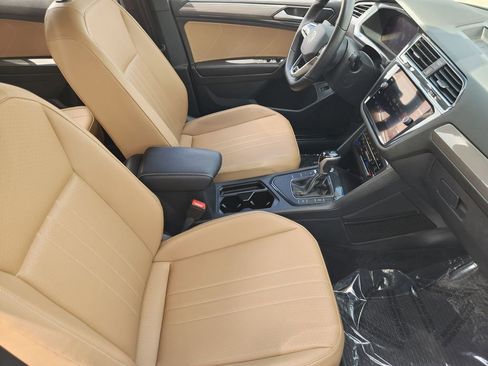 Used 2022 Volkswagen Tiguan SE R-Line FWD image 10
