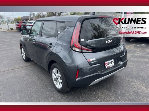 Used 2024 Kia Soul LX w/ Option Group 015 FWD image 9