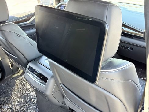 Certified 2024 Cadillac Escalade ESV Premium Luxury Platinum AWD/4WD image 16