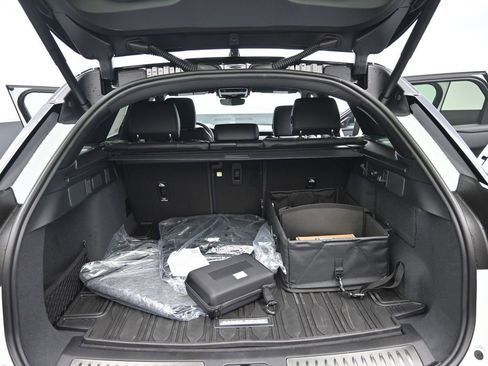 New 2026 Land Rover Range Rover Velar Dynamic SE image 24