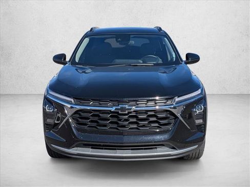 Used 2024 Chevrolet Trax LT w/ Driver Confidence Package image 2