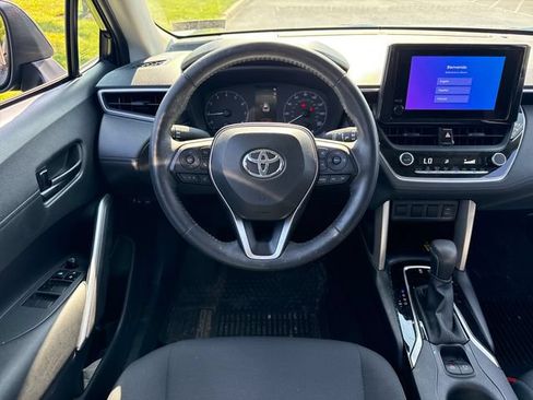 Used 2023 Toyota Corolla Cross LE FWD image 19