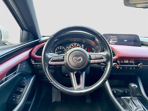 Used 2020 MAZDA MAZDA3 Premium image 25