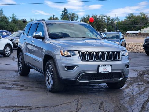 Used 2017 Jeep Grand Cherokee Limited AWD/4WD image 7