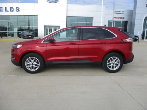 Used 2024 Ford Edge SEL w/ Convenience Package image 3