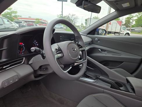 Used 2023 Hyundai Elantra SEL FWD image 23