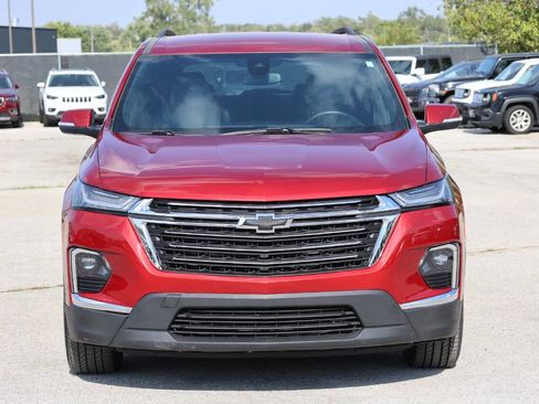 Used 2023 Chevrolet Traverse LT image 2