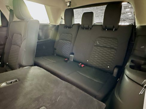 Used 2025 Nissan Pathfinder SV image 28