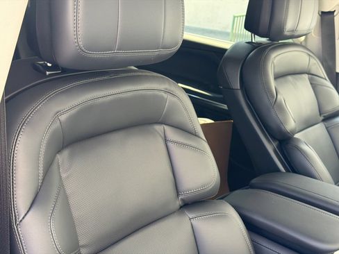 New 2027 Lincoln Navigator L Premier AWD/4WD image 12