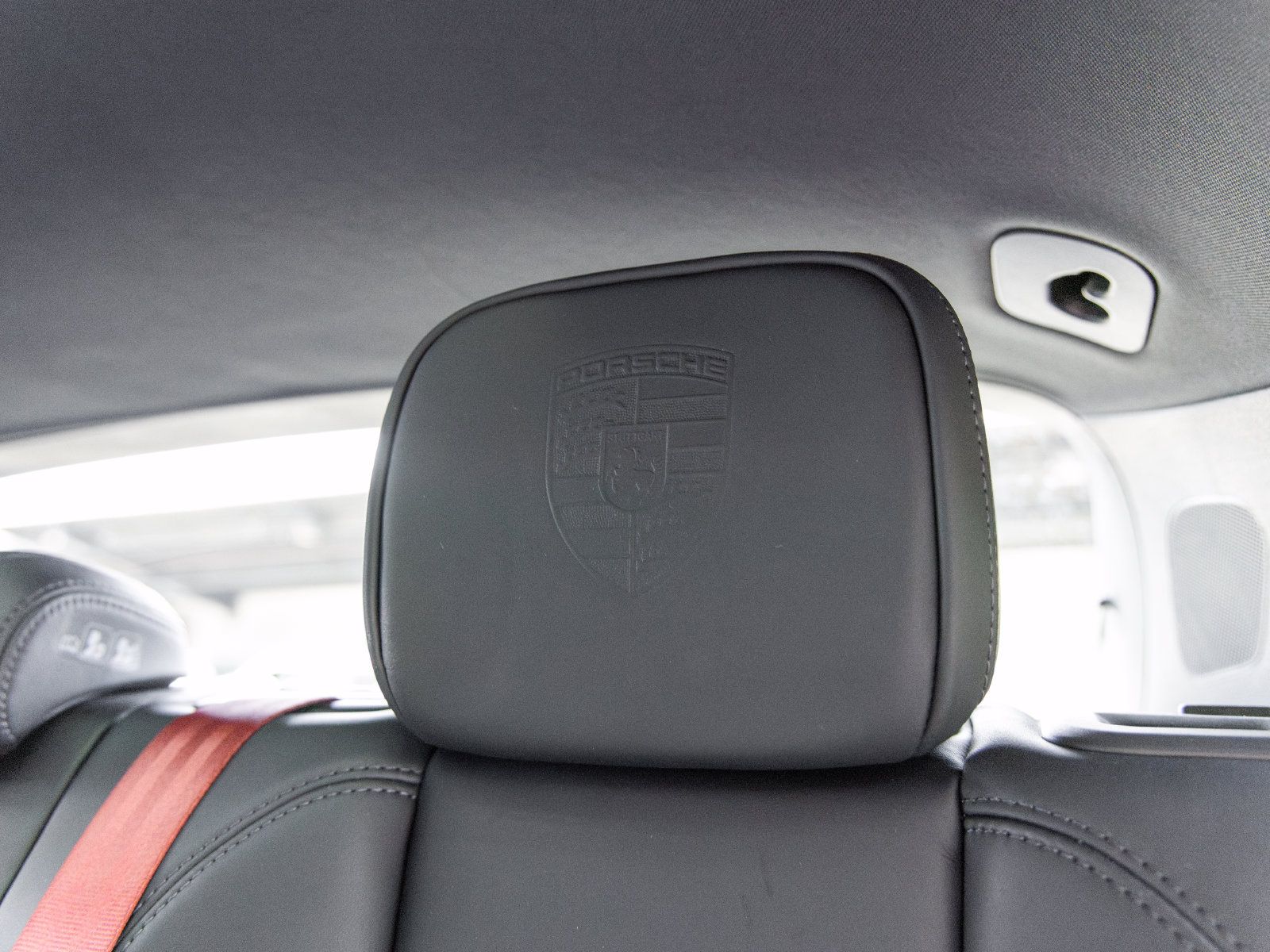 Used 2023 Porsche Macan AWD/4WD image 51