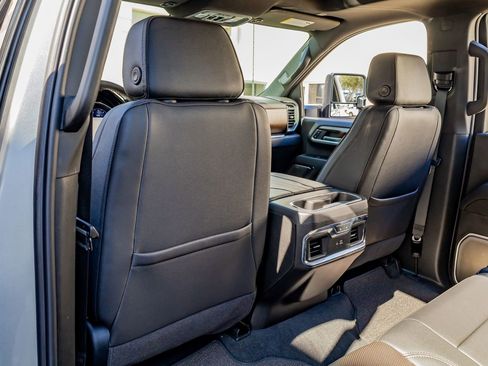 Used 2025 Chevrolet Silverado 2500 High Country w/ High Country Premium Package image 33