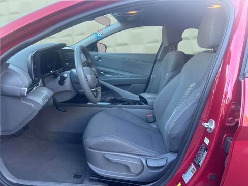 Used 2022 Hyundai Elantra SEL image 10