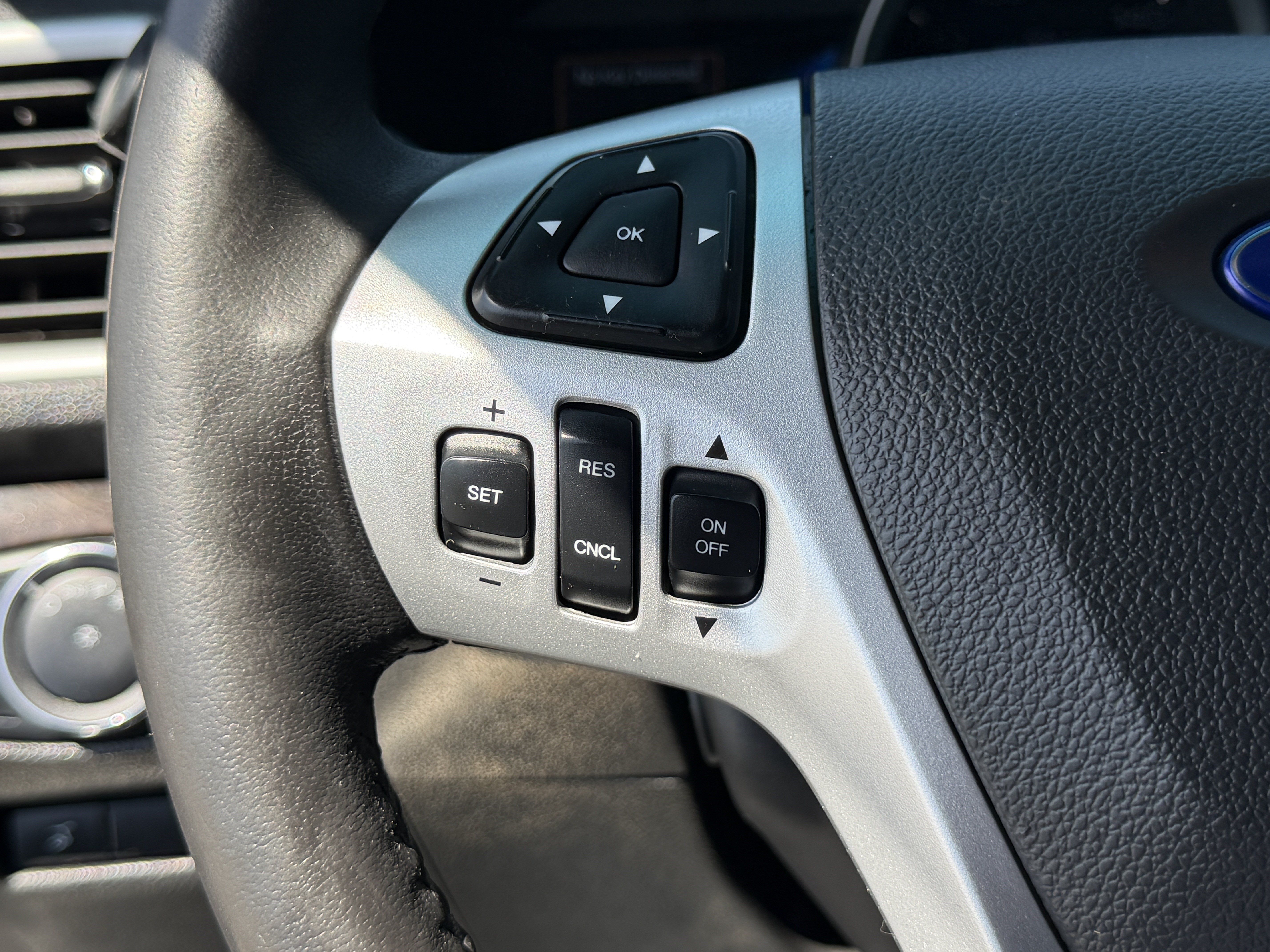 Used 2015 Ford Explorer Limited w/ Equipment Group 301A FWD image 20