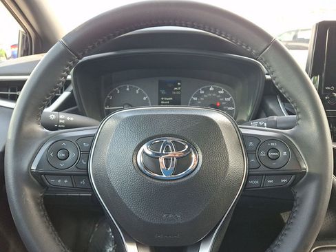 Certified 2025 Toyota Corolla SE FWD image 17
