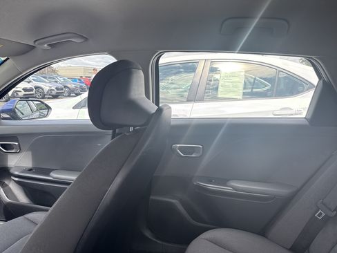 Used 2025 Kia K4 FWD image 25