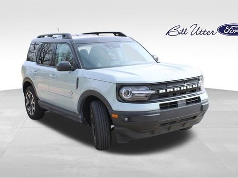 Used 2024 Ford Bronco Sport Outer Banks w/ Tech Package image 3