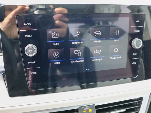 New 2025 Volkswagen Taos SE image 28