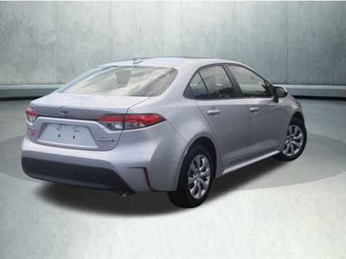Used 2024 Toyota Corolla LE FWD image 13