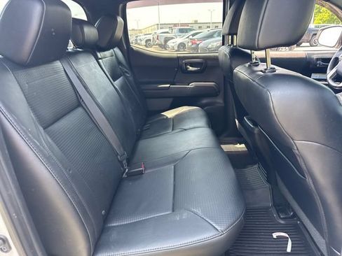 Used 2019 Toyota Tacoma TRD Off-Road w/ TRD Premium Off Road Package AWD/4WD image 14