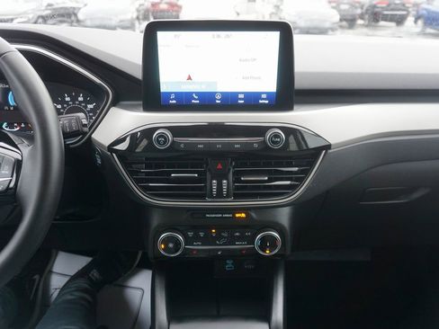 Used 2022 Ford Escape SE w/ Cold Weather Package image 12