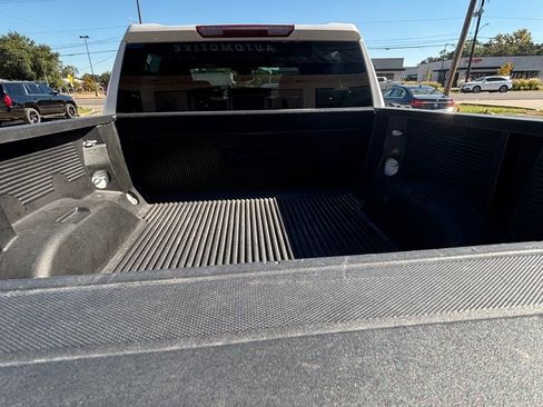Used 2024 GMC Sierra 1500 SLE image 7