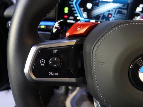 Used 2025 BMW M5 w/ Carbon Package image 34