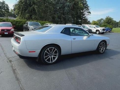 Used 2023 Dodge Challenger R/T RWD image 8