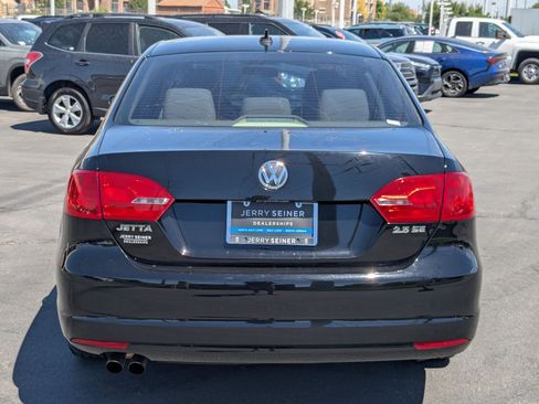 Used 2013 Volkswagen Jetta SE FWD image 4