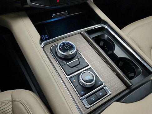 Used 2022 Ford Expedition Max Limited image 17