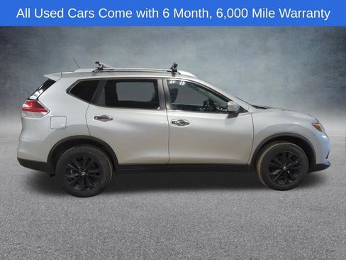 Used 2015 Nissan Rogue SV image 4
