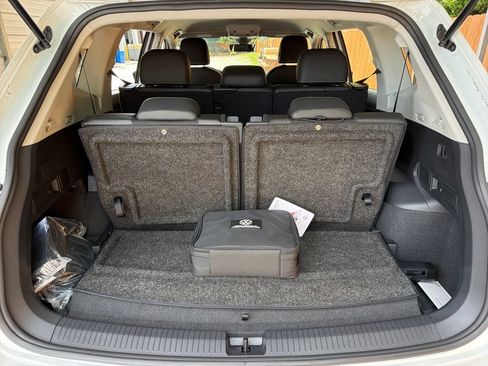 Used 2023 Volkswagen Tiguan SE FWD image 34
