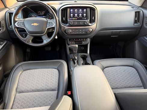 Used 2020 Chevrolet Colorado Z71 AWD/4WD image 12