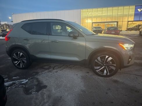 Used 2023 Volvo XC40 B5 Plus w/ Driver Assist Package image 5