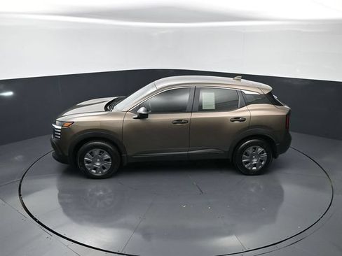 Used 2025 Nissan Kicks S w/ Interior Electronics Package FWD image 23